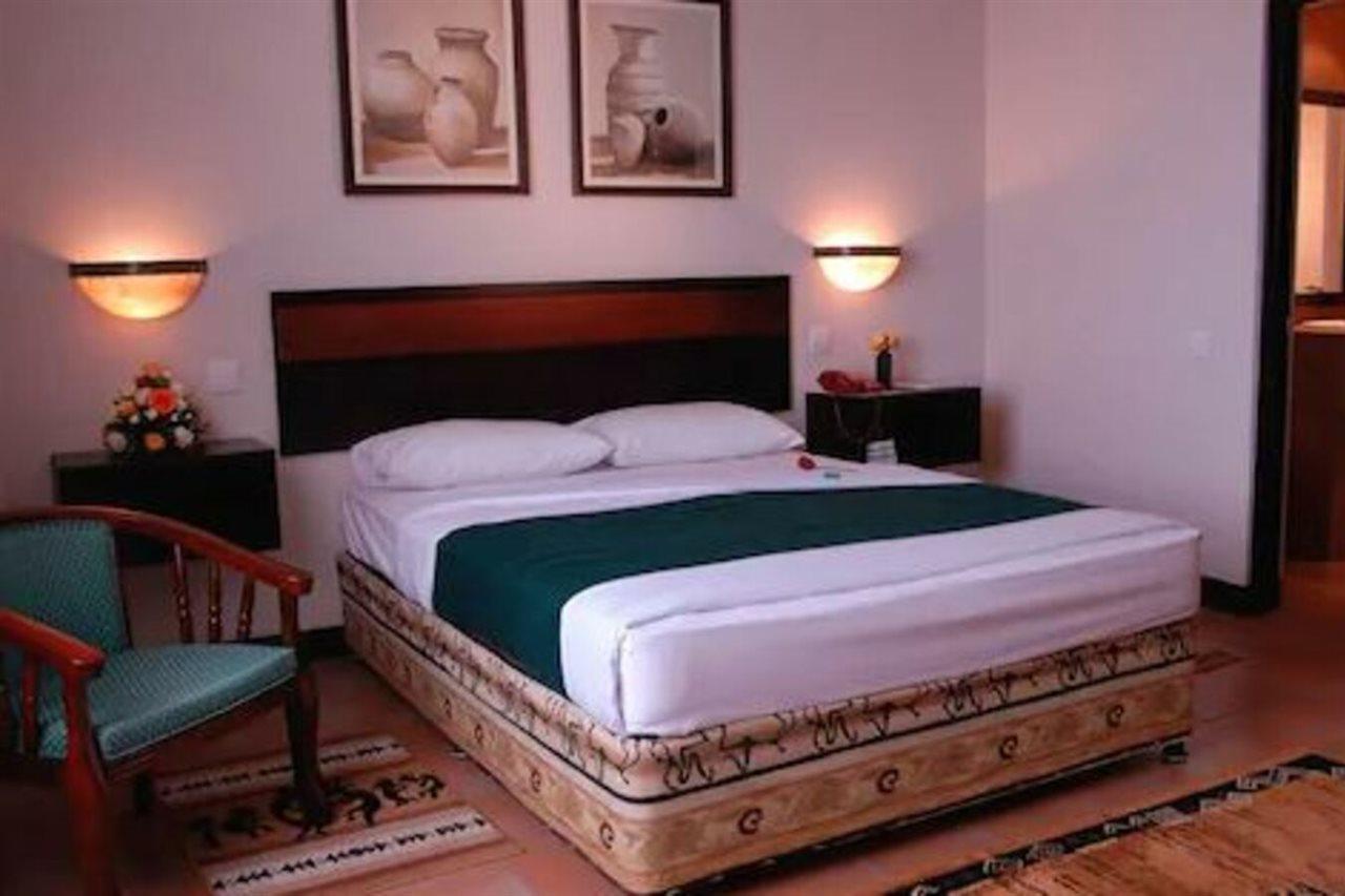 Blue Pearl Hotel & Apartments Dar-es-Salaam Eksteriør bilde