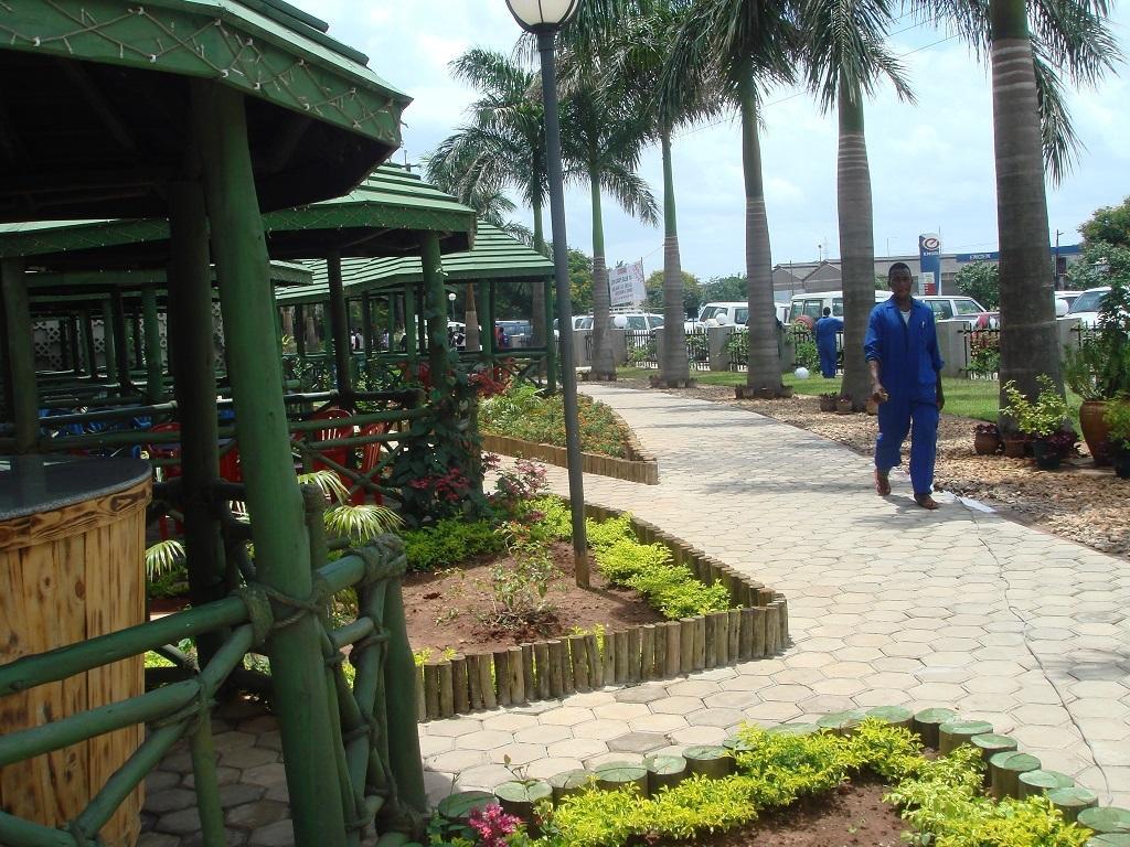 Blue Pearl Hotel & Apartments Dar-es-Salaam Eksteriør bilde