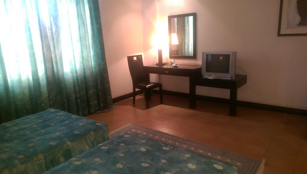 Blue Pearl Hotel & Apartments Dar-es-Salaam Eksteriør bilde