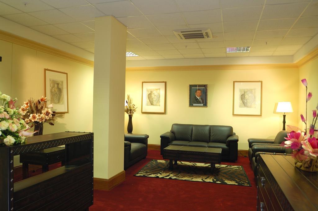 Blue Pearl Hotel & Apartments Dar-es-Salaam Eksteriør bilde